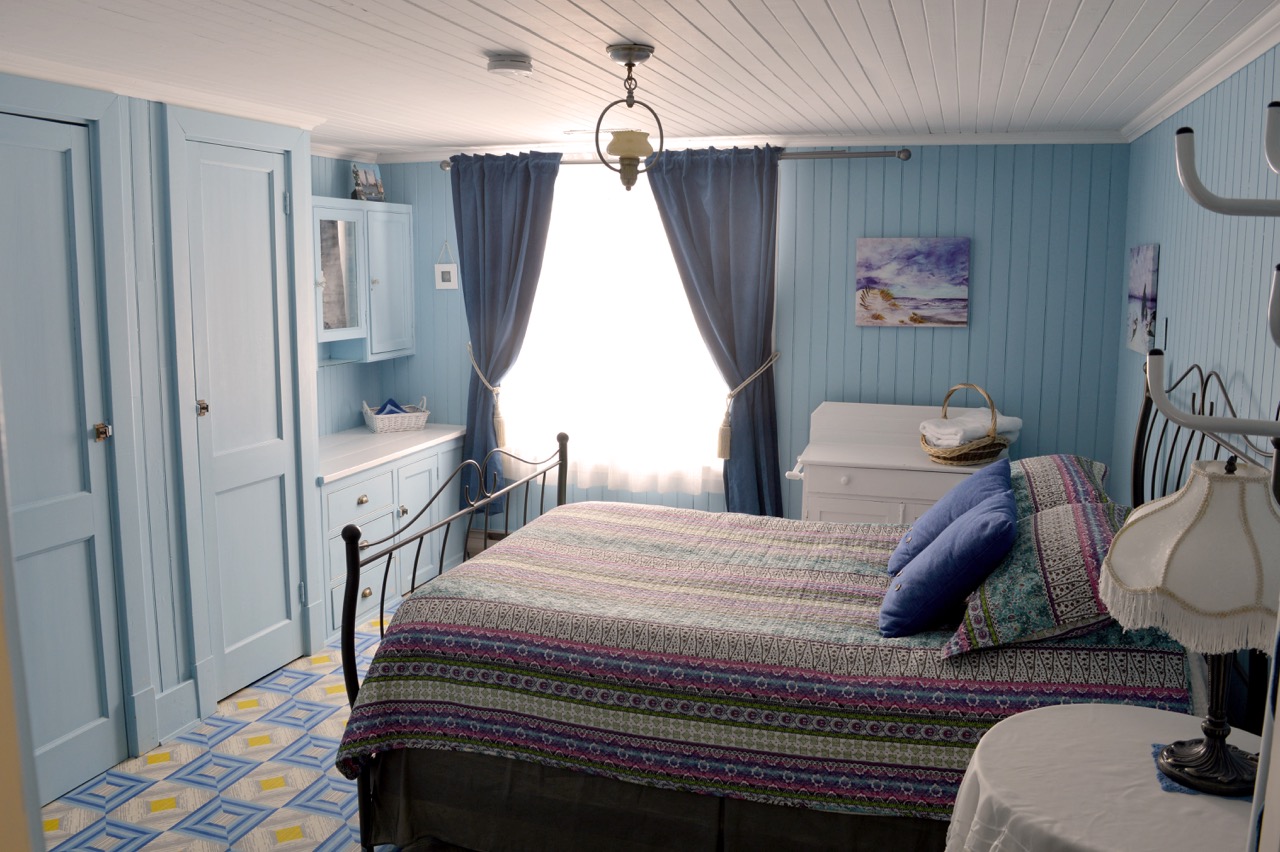 Intérieur de la chambre La Mer. Fenêtre.